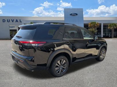 Used 2025 Nissan Pathfinder SV