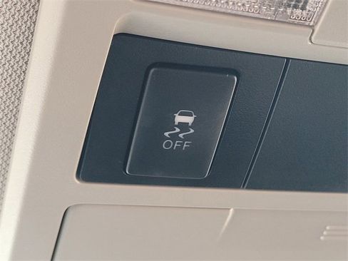 Certified 2018 Toyota Tacoma SR image 17