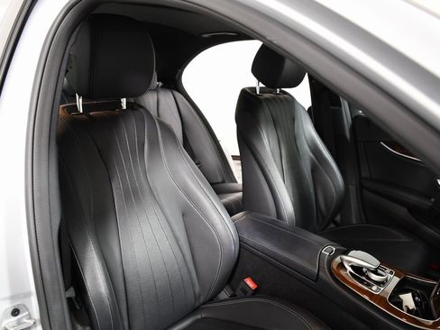 Used 2019 Mercedes-Benz E 300 4MATIC image 19