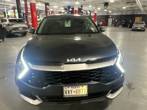 Certified 2025 Kia Sportage EX FWD image 2