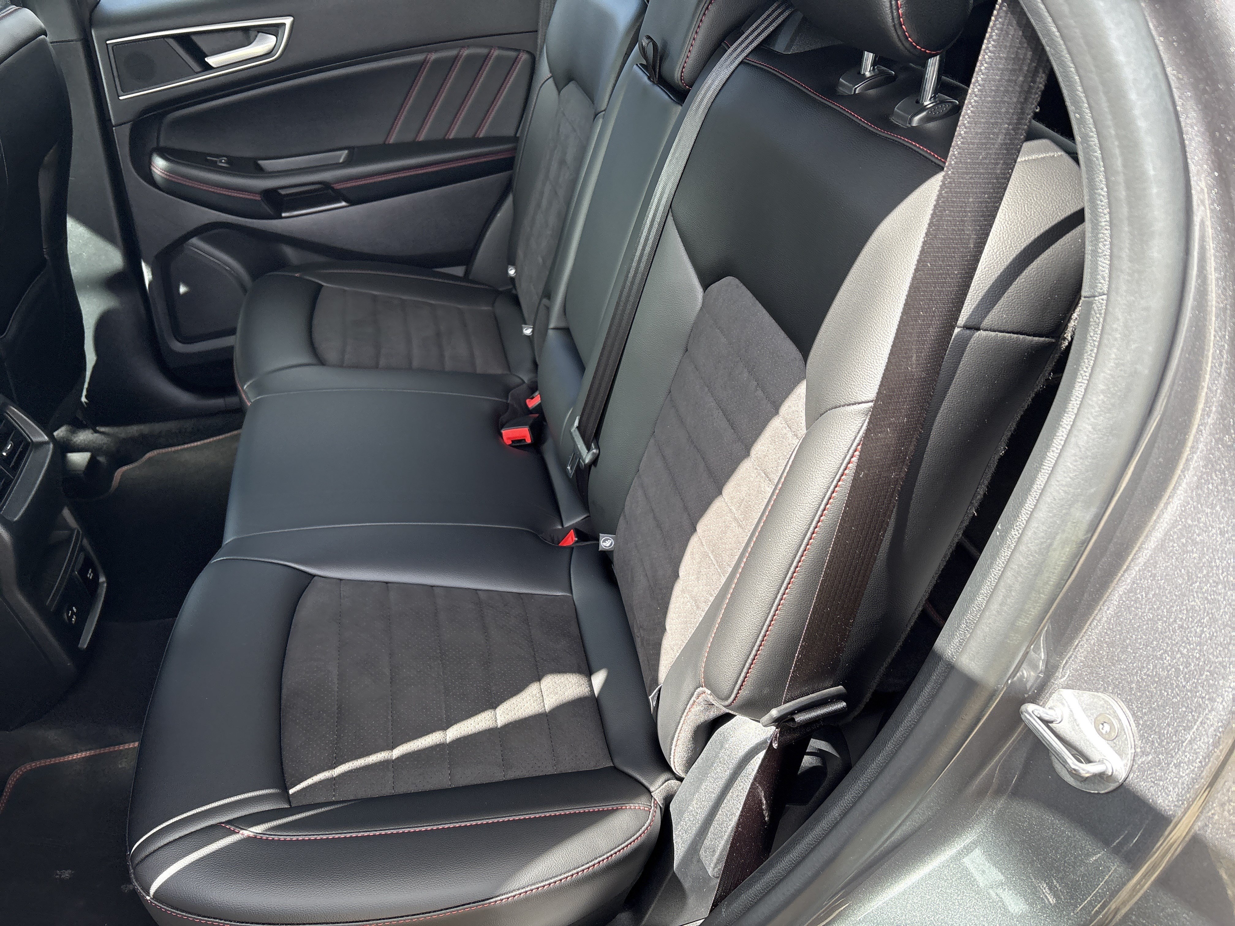 Used 2021 Ford Edge ST-Line AWD/4WD image 15