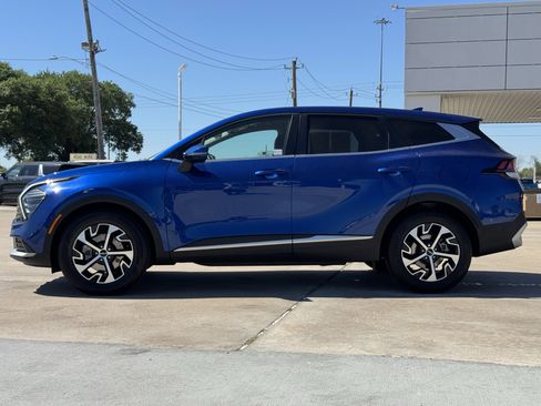 Used 2024 Kia Sportage EX image 7