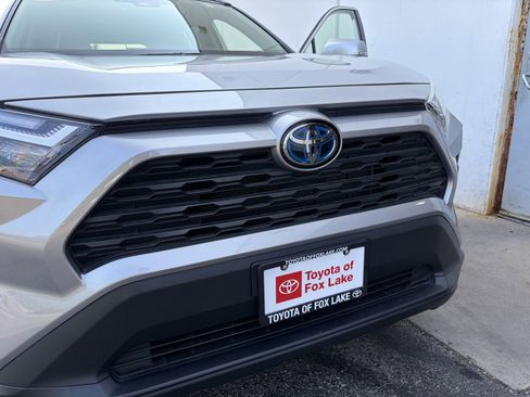 Used 2022 Toyota RAV4 XLE Premium AWD/4WD image 37