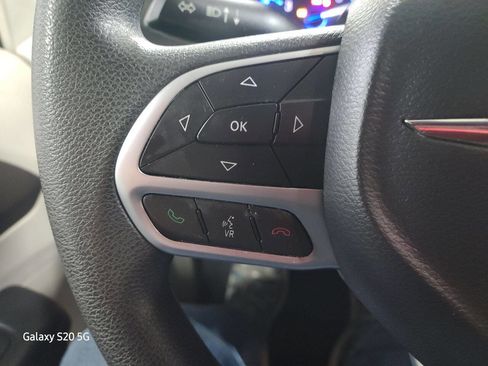 Used 2017 Chrysler Pacifica LX image 31