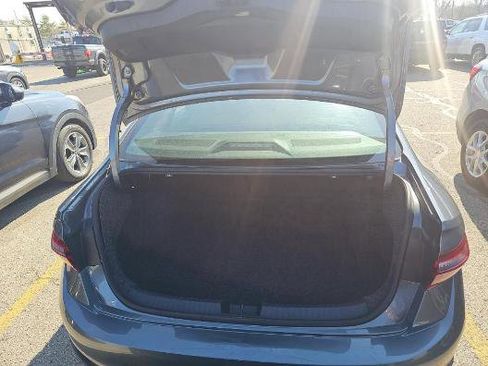 Used 2025 Volkswagen Jetta Sport image 9