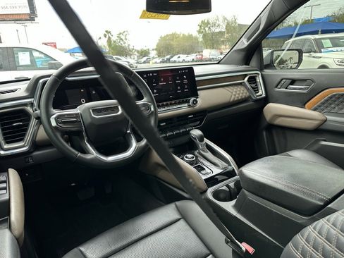 Used 2023 GMC Canyon Denali image 18