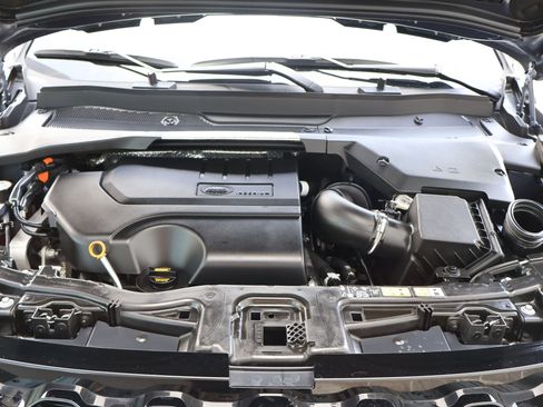 Certified 2025 Land Rover Discovery Sport Dynamic SE AWD/4WD image 33