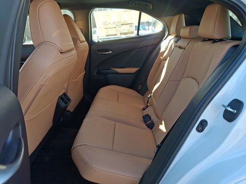 New 2026 Lexus UX 300h AWD image 5