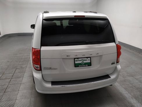 Used 2016 Dodge Grand Caravan SXT FWD image 6