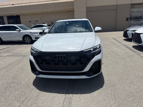Used 2025 Audi Q8 Premium Plus AWD/4WD image 2