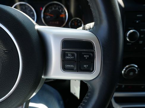 Used 2016 Jeep Compass Latitude w/ All Weather Capability Group AWD/4WD image 25
