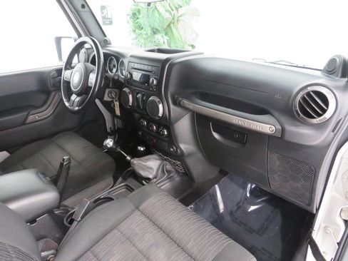 Used 2012 Jeep Wrangler Sport image 9