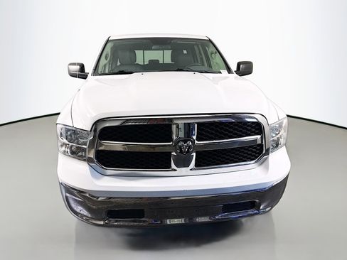 Used 2017 RAM 1500 Classic SLT AWD/4WD image 2