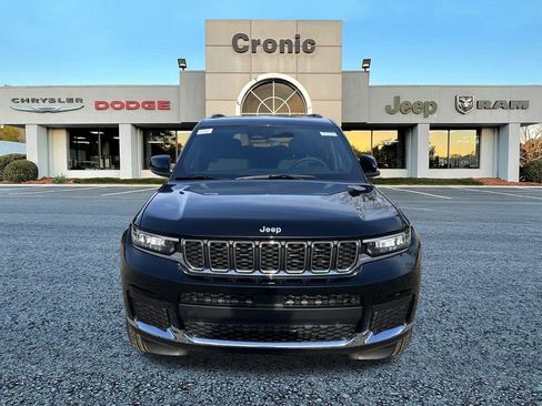 New 2025 Jeep Grand Cherokee L Laredo image 8