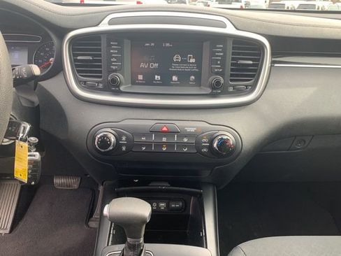 Used 2020 Kia Sorento L image 32