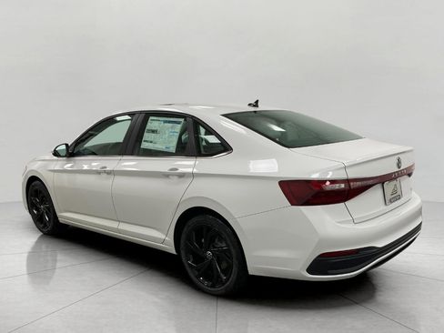 New 2026 Volkswagen Jetta SE image 6