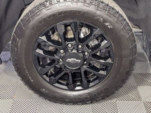 Certified 2025 Chevrolet Silverado 2500 Custom w/ Custom Value Package image 11