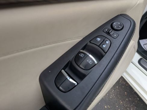 Used 2017 Nissan Maxima Platinum image 15