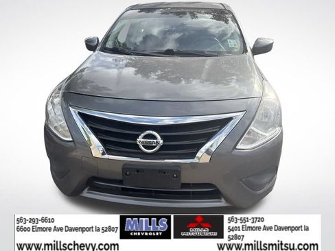 Used 2018 Nissan Versa SV FWD image 2