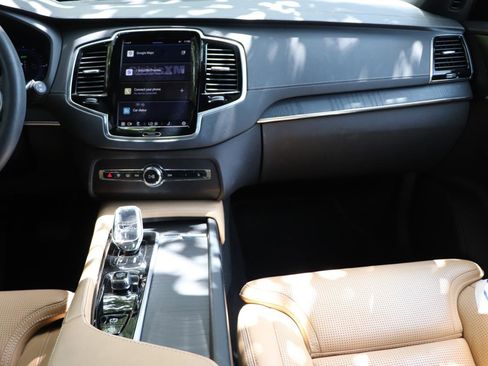 Used 2023 Volvo XC90 T8 Ultimate AWD/4WD image 23