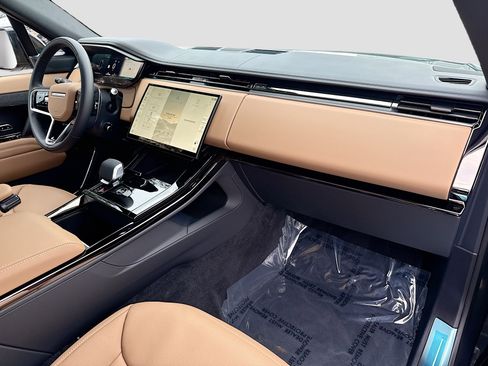 New 2026 Land Rover Range Rover Sport SE image 13