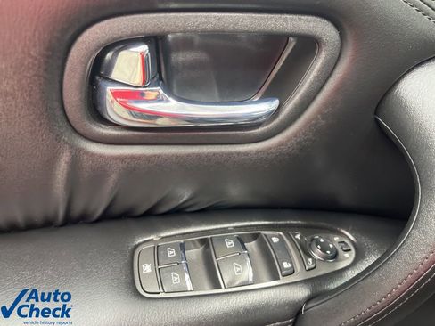 Used 2024 Nissan Armada SL w/ Captain's Chairs Package image 29