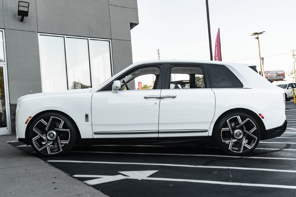 Used 2026 Rolls-Royce Cullinan AWD/4WD image 22