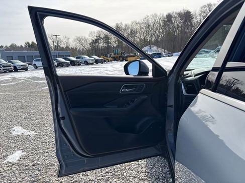 Used 2023 Nissan Rogue Platinum w/ Platinum Premium Package image 17