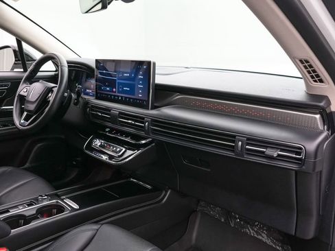 Used 2023 Lincoln Corsair Reserve w/ Equipment Group 201A AWD/4WD image 22
