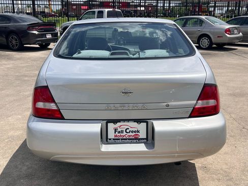 Used 2001 Nissan Altima GXE FWD image 11