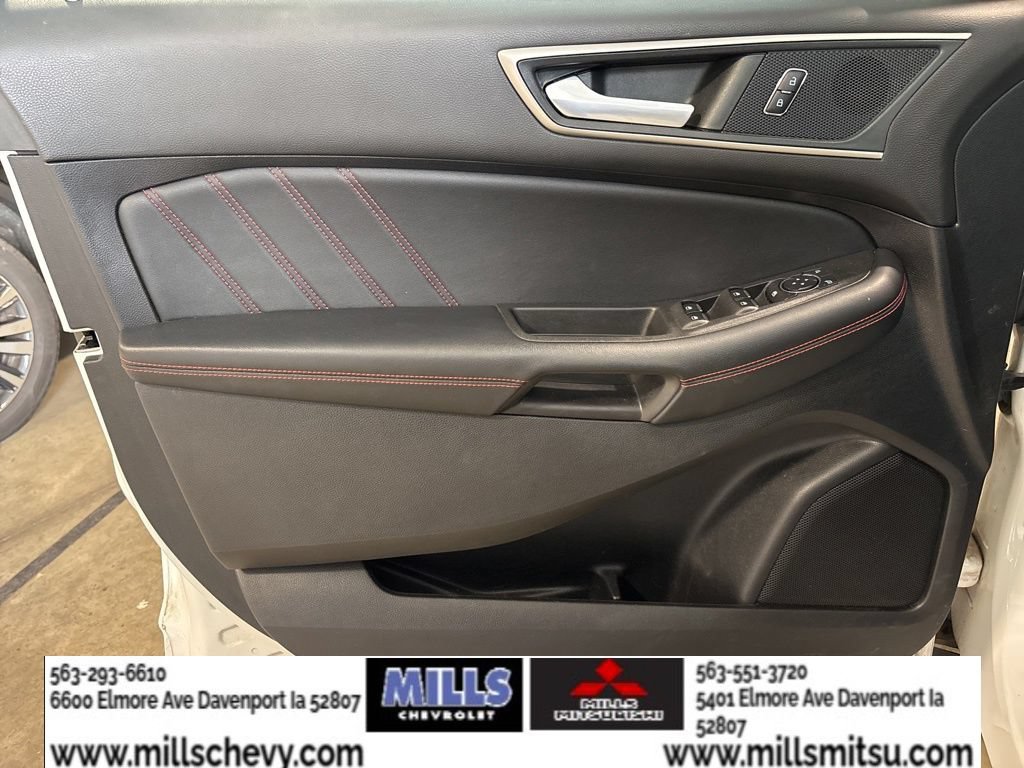 Used 2022 Ford Edge ST-Line w/ Cold Weather Package AWD/4WD image 9