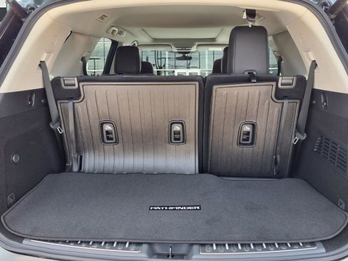 New 2026 Nissan Pathfinder Platinum w/ Lighting Package FWD image 10