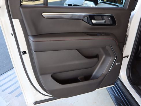 Certified 2025 Chevrolet Suburban RST w/ Comfort Package image 32