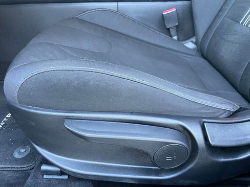 Used 2022 Hyundai Elantra SEL w/ Convenience Package image 10