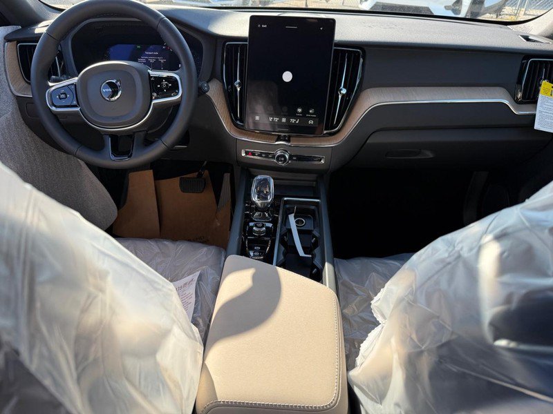 New 2027 Volvo XC60 B5 Core AWD/4WD image 7