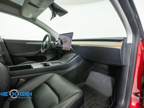 Used 2023 Tesla Model Y Long Range AWD/4WD image 37