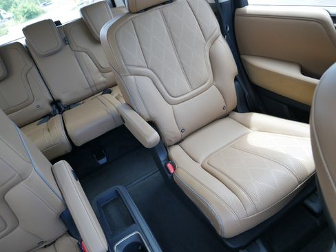 Certified 2025 INFINITI QX80 Sensory image 14