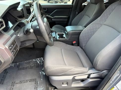 Used 2025 Toyota Tacoma SR5 AWD/4WD image 9