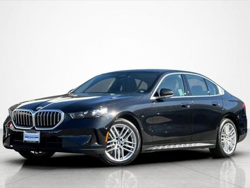 Used 2025 BMW 530i xDrive image 1