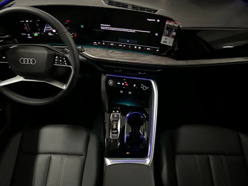 New 2025 Audi Q5 Premium Plus AWD/4WD image 3