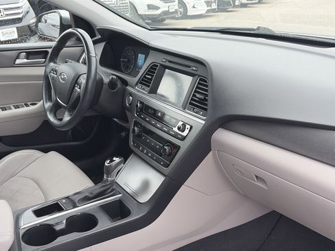 Used 2017 Hyundai Sonata Sport w/ Value Edition Package 02 FWD image 13