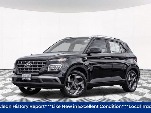 Used 2023 Hyundai Venue SEL w/ Cargo Package FWD image 2
