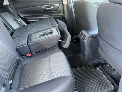 Used 2020 Nissan Rogue SV AWD/4WD image 22