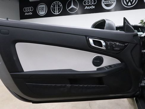 Used 2015 Mercedes-Benz SLK 250 image 17