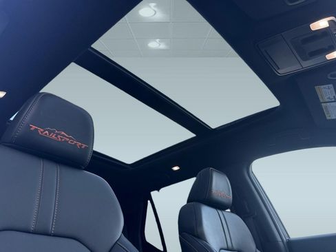 Certified 2025 Honda Pilot TrailSport image 15