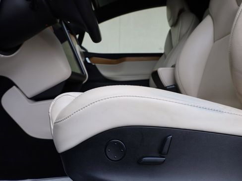 Used 2019 Tesla Model X Long Range AWD/4WD image 18
