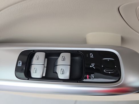 Certified 2022 Mercedes-Benz C 300 4MATIC Sedan image 28