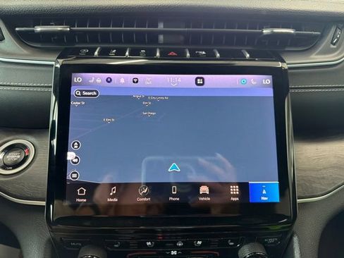 Used 2024 Jeep Grand Cherokee Limited w/ Luxury Tech Group II AWD/4WD image 24