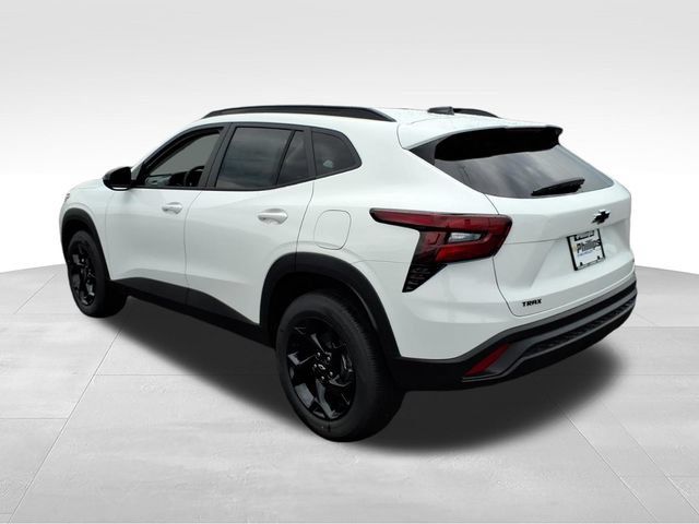 New 2026 Chevrolet Trax LT w/ Midnight Edition FWD image 5