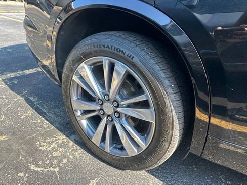 Used 2020 Cadillac XT6 Premium Luxury FWD image 9